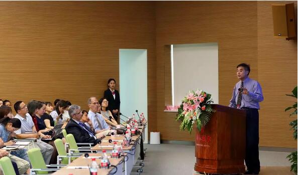 美國(guó)醫(yī)療專家走進(jìn)西安國(guó)際醫(yī)學(xué)中心，開(kāi)展國(guó)際醫(yī)療合作 