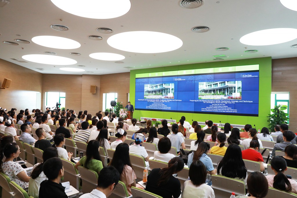 美國(guó)斯克里普斯醫(yī)院專家到西安國(guó)際醫(yī)學(xué)中心進(jìn)行學(xué)術(shù)交流