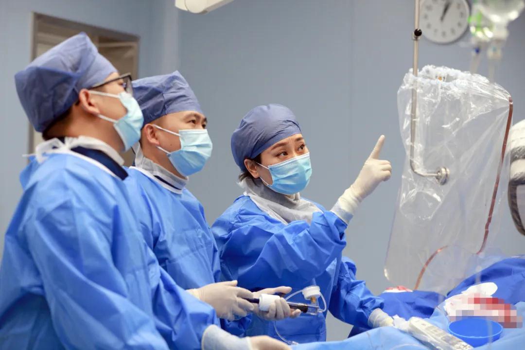 60分鐘打通“心路”！小伙子沖進診室，激動地說：我可找到你了！