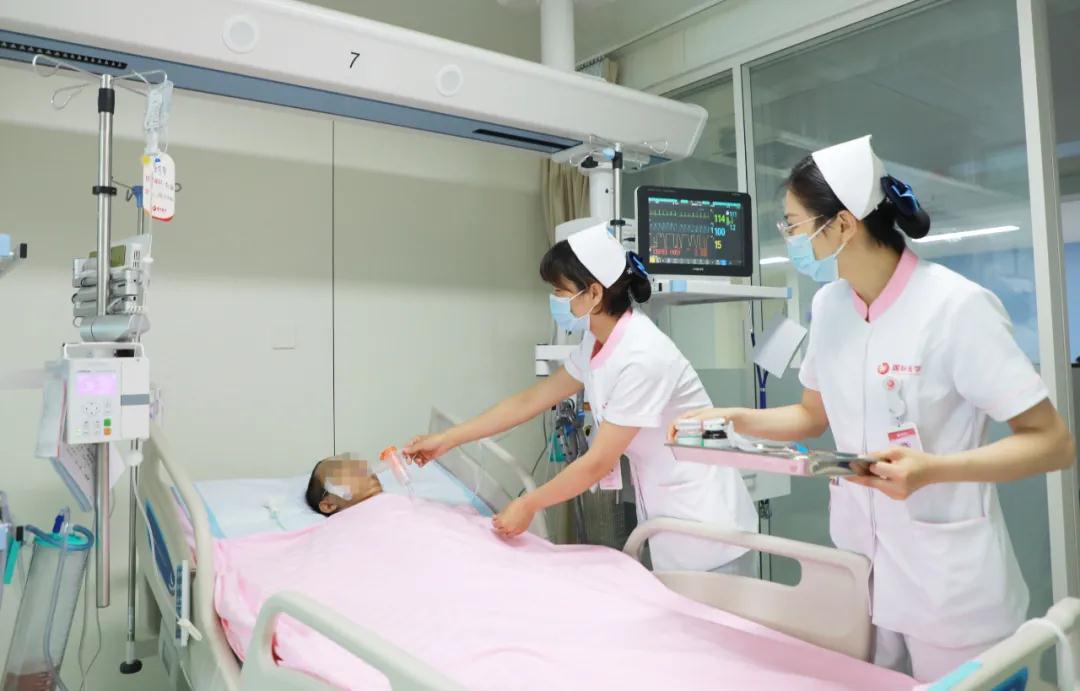 離死亡最近，離希望也更近——記西安國(guó)際醫(yī)學(xué)中心醫(yī)院胸外科ICU