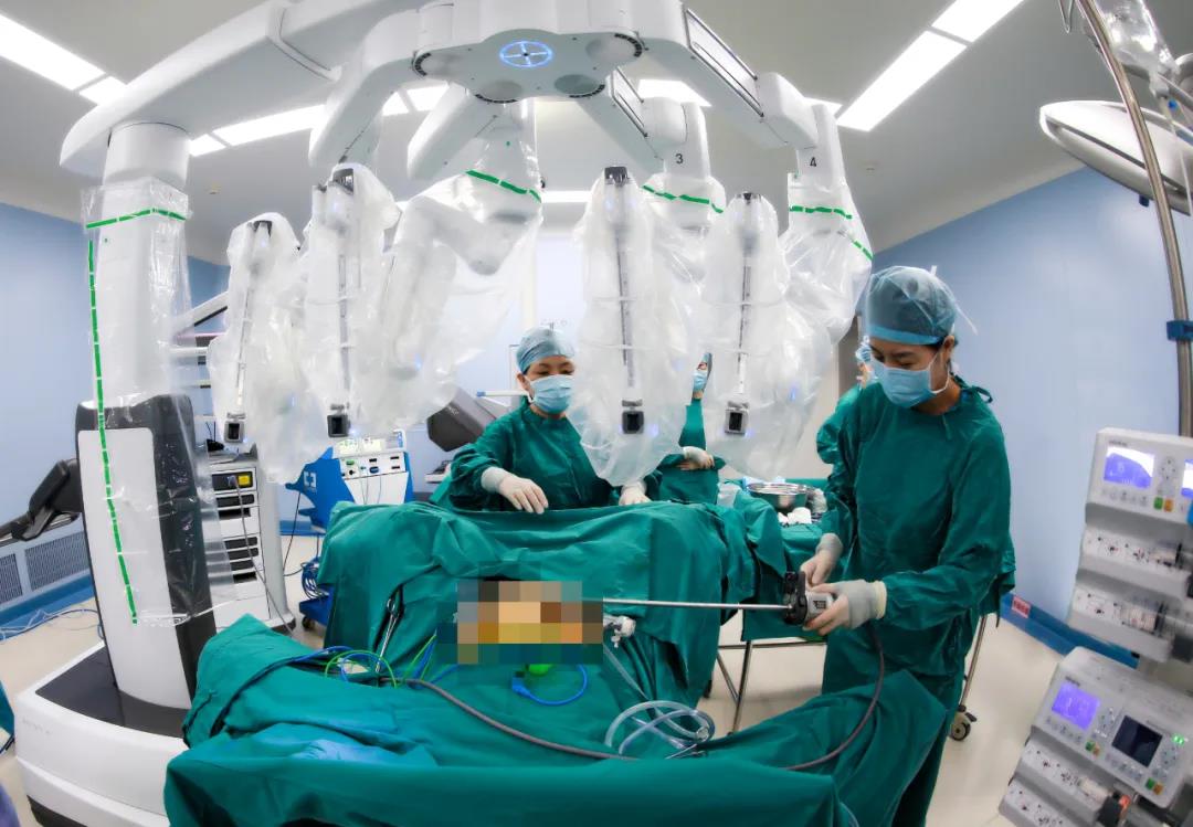健康時(shí)報(bào)—第四代達(dá)芬奇手術(shù)機(jī)器人“現(xiàn)身”西安國(guó)際醫(yī)學(xué)中心醫(yī)院 順利完成“首秀”