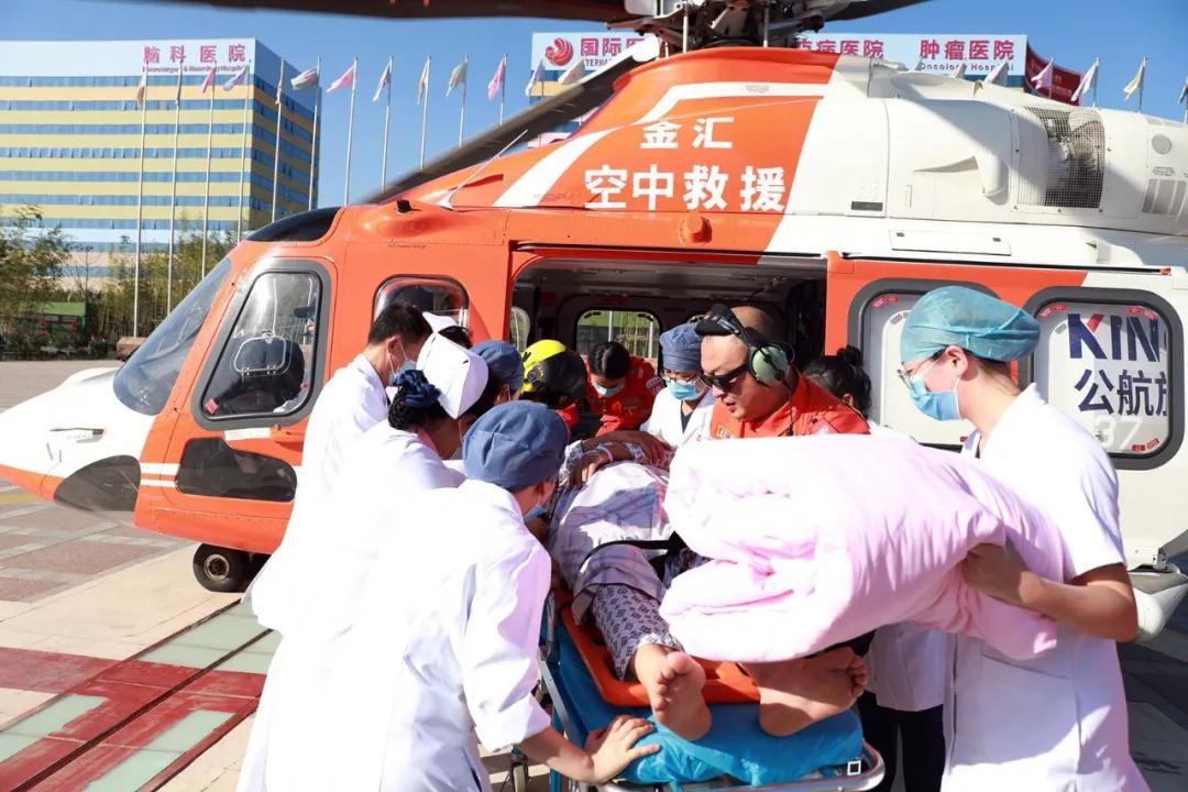 陜西網(wǎng)—生命續(xù)航，分秒必爭(zhēng)！  西安國(guó)際醫(yī)學(xué)中心醫(yī)院緊急救助一名跨省“飛”來的重癥患者