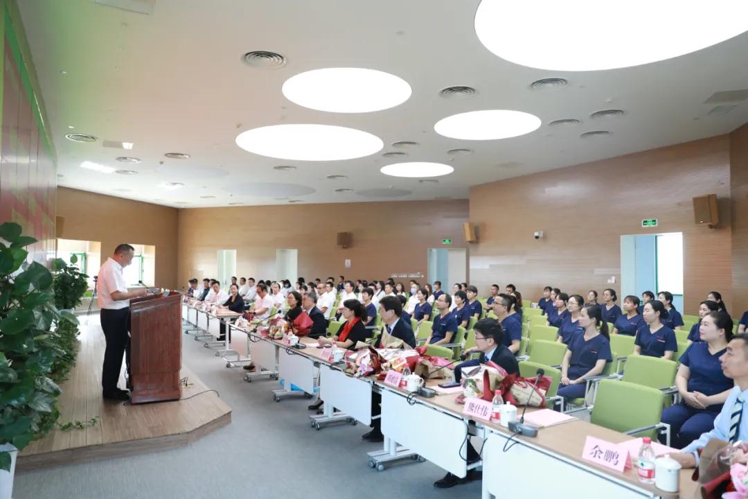 陽(yáng)光網(wǎng)—昔日并肩戰(zhàn) ，今日敘佳緣 隨州市中心醫(yī)院到國(guó)際醫(yī)學(xué)中心醫(yī)院參觀交流