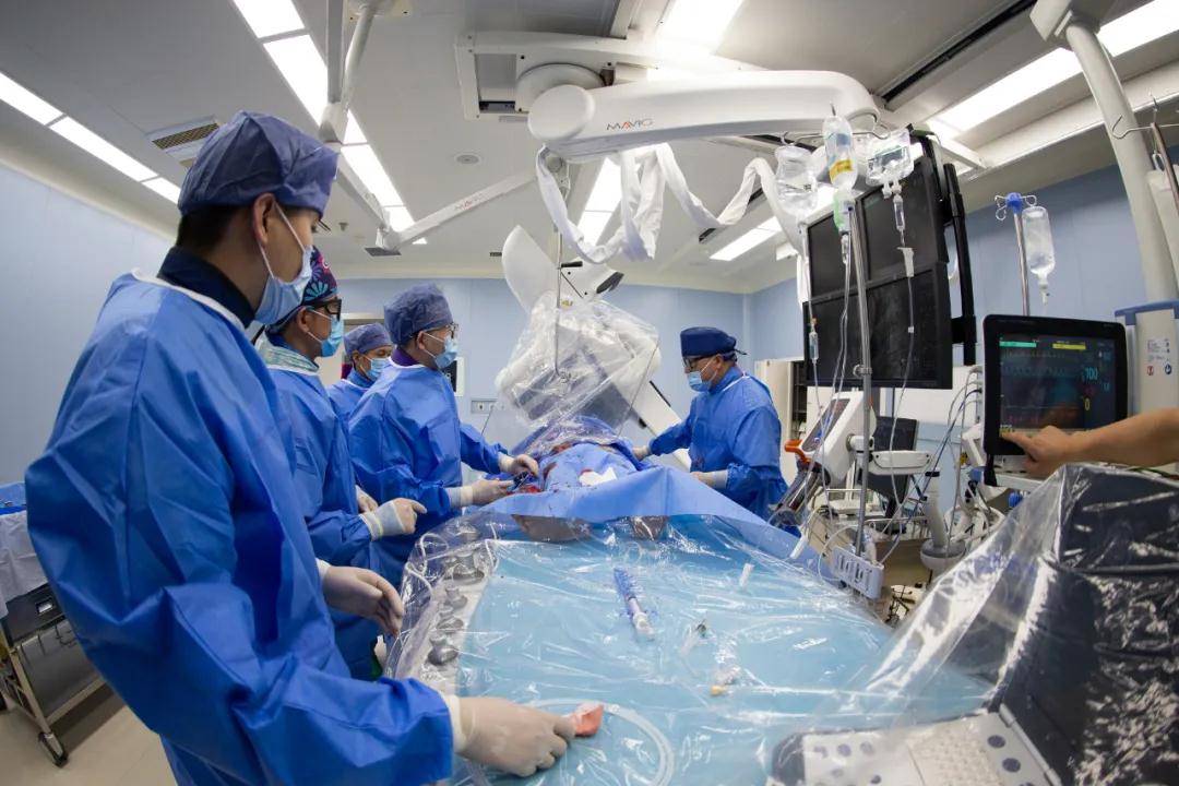 陽光網—數億網民為何點贊這家醫(yī)院的醫(yī)生！