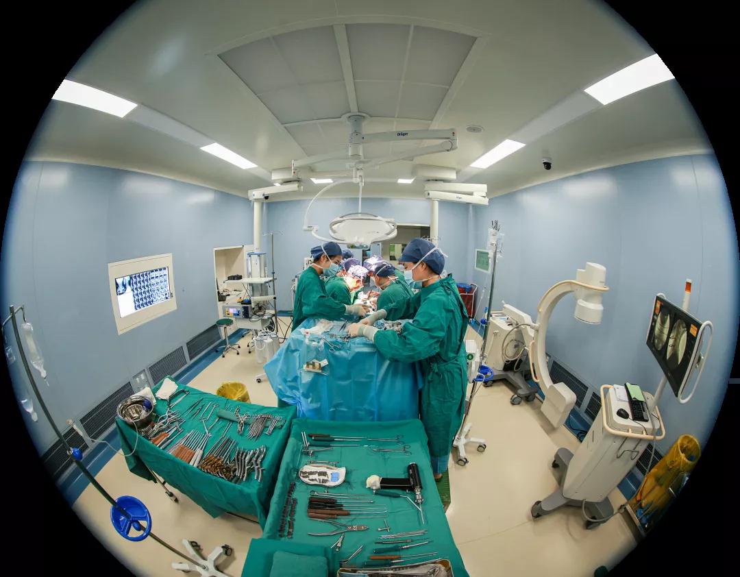 原點(diǎn)新聞—世界首例！3D打印可動人工頸椎-椎間盤復(fù)合體植入術(shù)