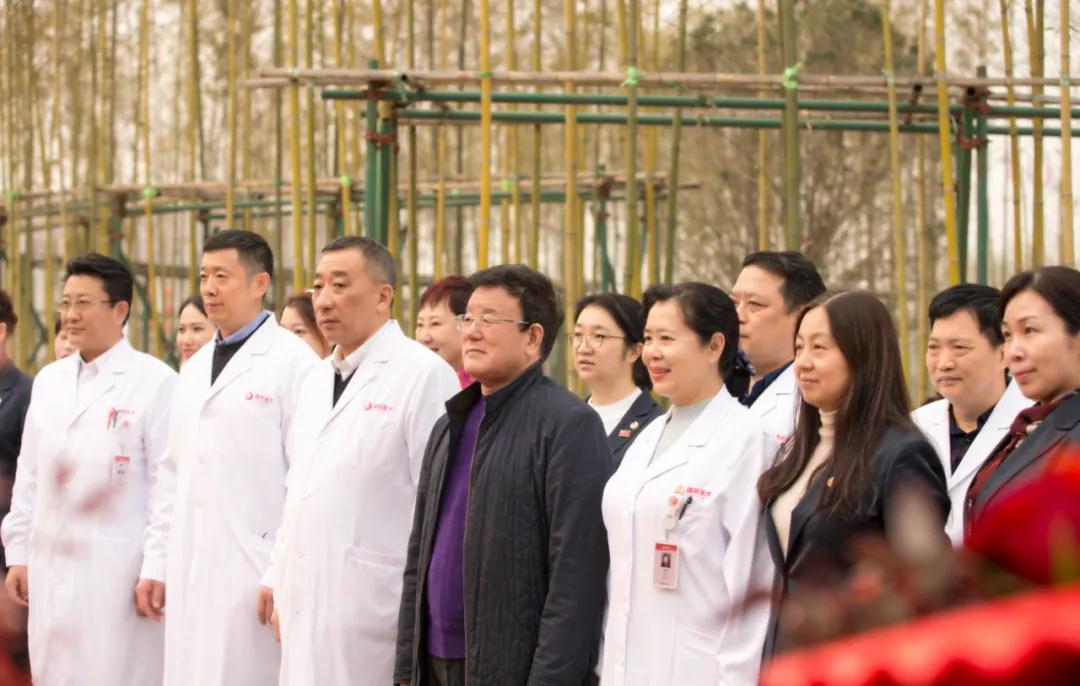 三秦都市報(bào)秦聞—西安國(guó)際醫(yī)學(xué)中心醫(yī)院 VIP 健康管理中心開(kāi)科