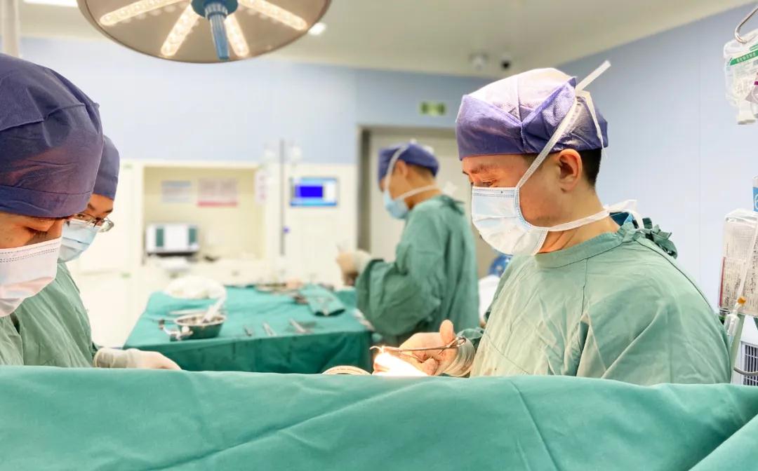 心外、心內(nèi)再攜手 “小手術(shù)”解除十余年頑疾