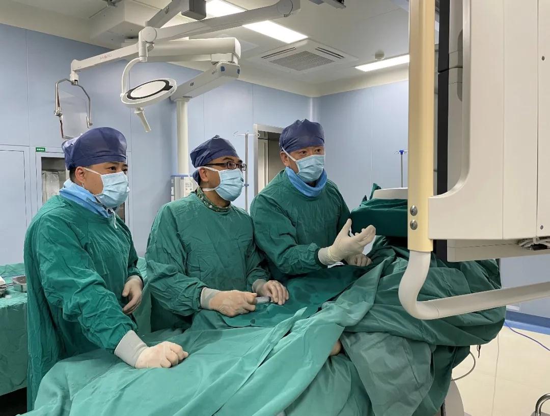 腹壁出現(xiàn)“蚯蚓狀”血管，布加綜合征惹的禍！