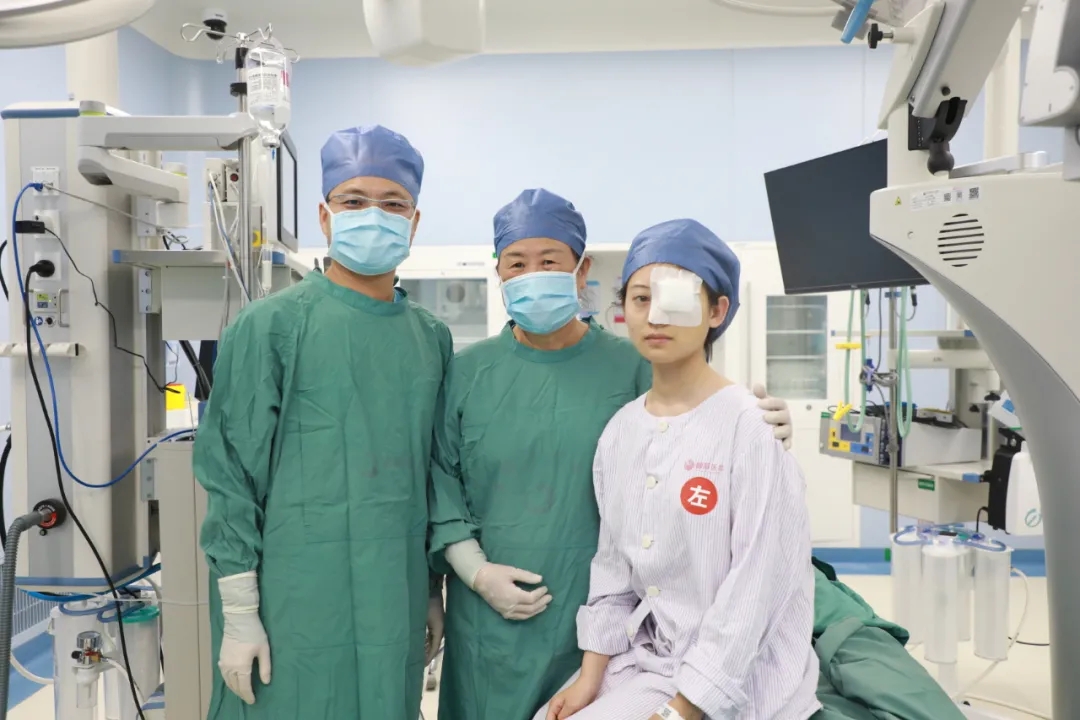 暑期摘鏡潮！18歲女孩開啟“無鏡”人生