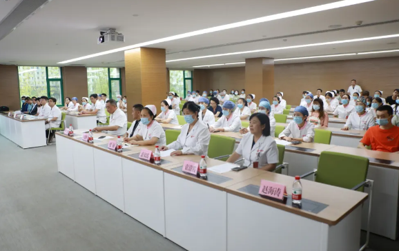 安全用械 守護(hù)健康——我院舉辦首屆“急救、生命支持類設(shè)備安全使用月”活動