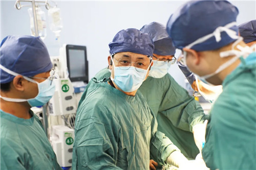 大醫(yī)之道35｜蔡磊：心有猛虎，細(xì)嗅薔薇