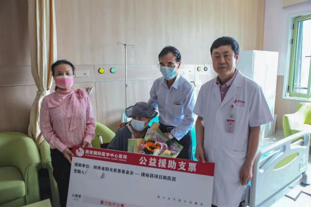 抗疫護(hù)士腦疝危急 救治援助詮釋大愛(ài)