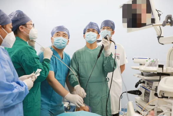 “氣”懸一線！多學科聯(lián)手為僅有30公斤的她撐起呼吸通道