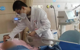 危急重癥、“大白肺” 90%以上恢復(fù)良好，他們?nèi)绾巫龅降模?>
				             </a>
                <div   id=