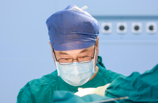 7歲遭遇油罐爆炸！單親媽媽“浴火重生”擺脫“異類”標(biāo)簽