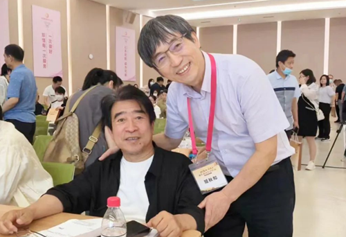 “醫(yī)”往情深15載！一位基層“輪椅”醫(yī)生和醫(yī)學(xué)大咖的故事