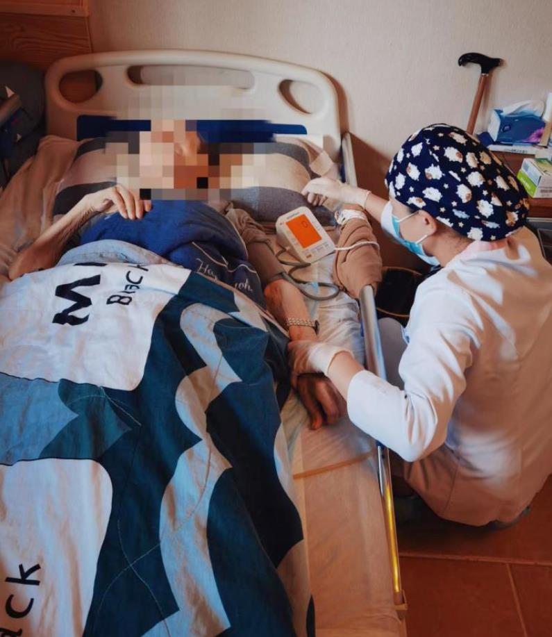 手機(jī)下單，護(hù)理到家！“西安國(guó)際醫(yī)學(xué)中心互聯(lián)網(wǎng)醫(yī)院上門(mén)護(hù)理服務(wù)”歡迎來(lái)約