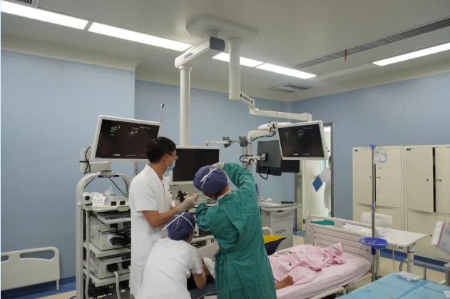 喘不上氣，窒息風(fēng)險(xiǎn)臨近.....67歲老人終于重獲呼吸自由