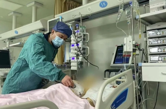 西北地區(qū)首例！西安國際醫(yī)學(xué)中心醫(yī)院為一名16歲小伙完成“人工心臟”微創(chuàng)植入術(shù)