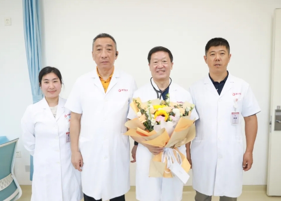 醫(yī)路相伴 感懷師恩！我院開展教師節(jié)慰問活動