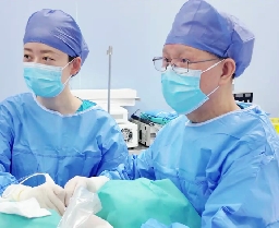 她為什么跨越千里來到這里？