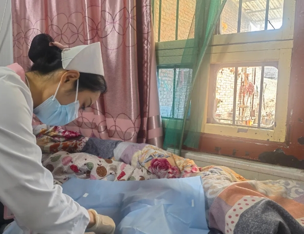 護理到家，愛不掉線—— “互聯(lián)網(wǎng)+護理上門”服務(wù)打造24小時溫馨守護！