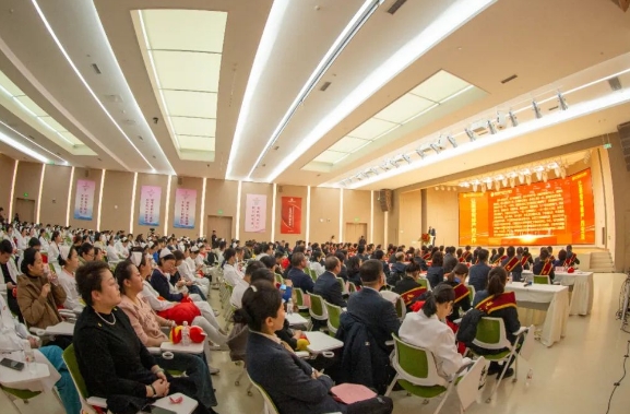 接續(xù)奮斗啟新篇！這場總結(jié)表彰大會奮進(jìn)感滿滿