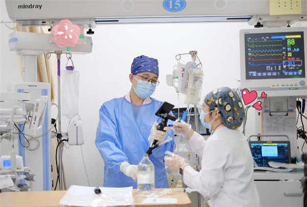 身心同救！重癥病房里的“祛病”與“醫(yī)心”