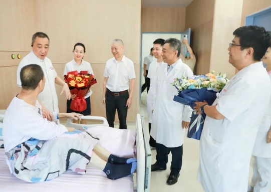 情系退役軍人 我院開展建軍節(jié)走訪慰問活動(dòng)